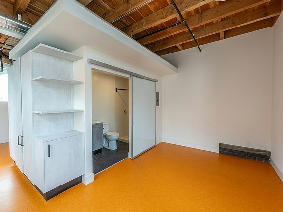 3rd image of 1932 Kearney Ave APT 15