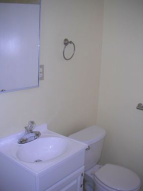 5th image of 700 Patricia St