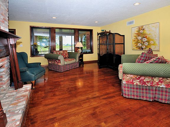 5th image of 73 Magnolia Ave