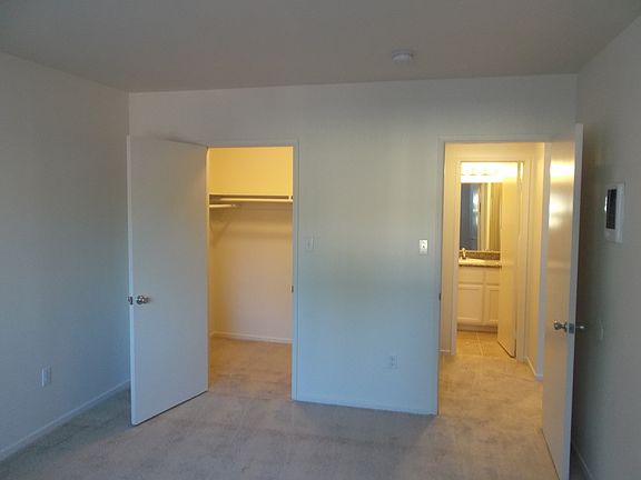 3rd image of 4721 Lamont St APT 17