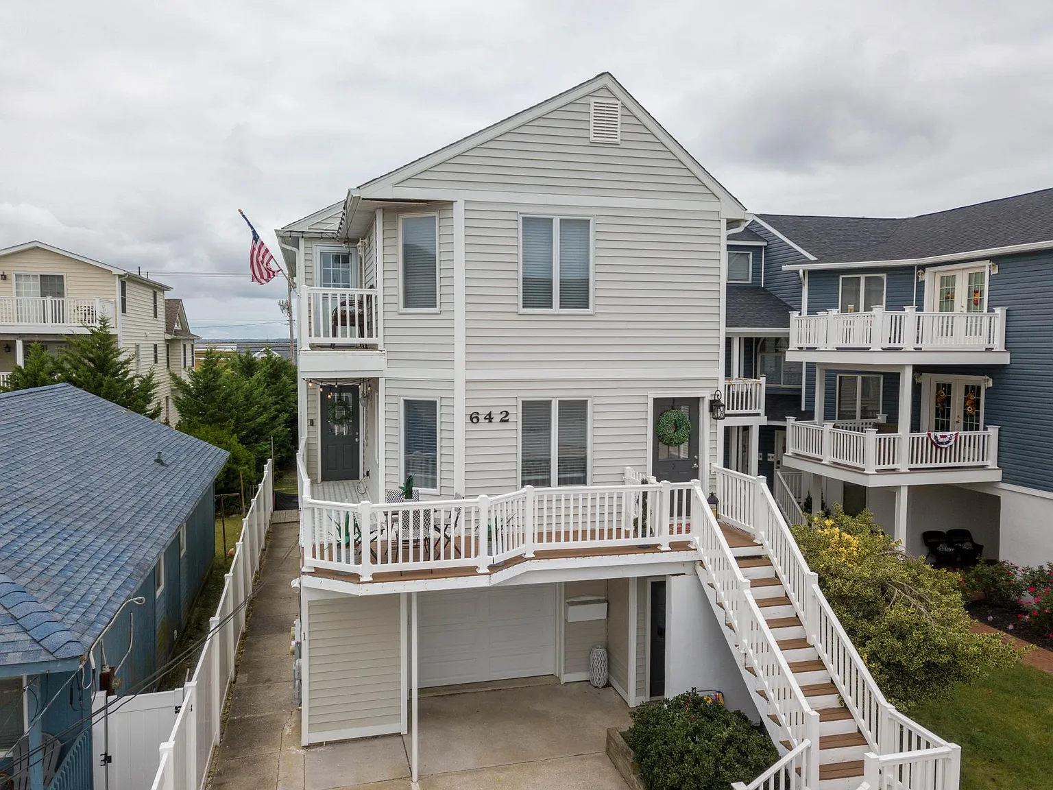 642 W Pine Ave — Photo 2