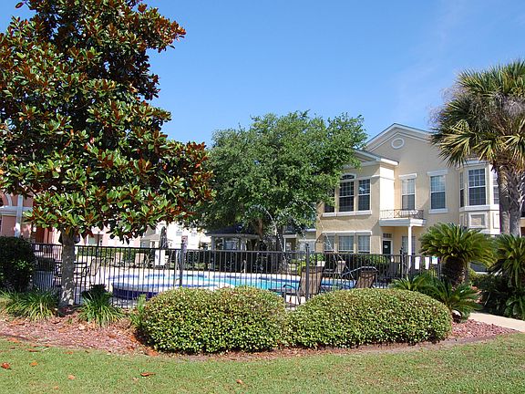 5th image of 2252 Beach Dr