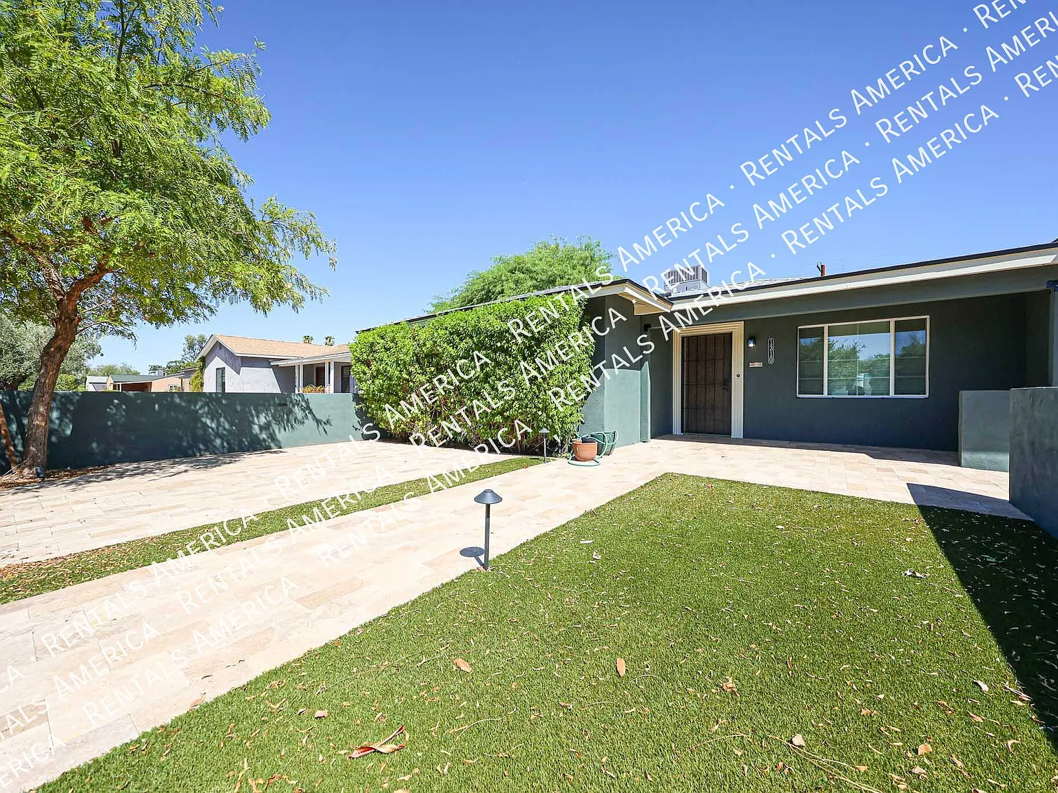 Beautifully Updated 3 Bed 1.5 Bath Home Modern Upgrades Throughout — Photo 3