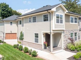 128 Glendale Ct, Rochester, MI 48307