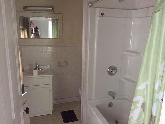 5th image of 418 Woodward Ave #1