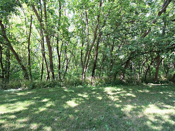 4th image of Lakeview Park Dr