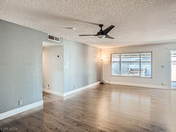 4th image of 4019 Espanita Ave