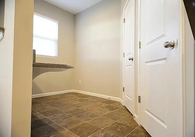 4 bed, 2.5 bath, 2800 sqft, $2,620 — Photo 4