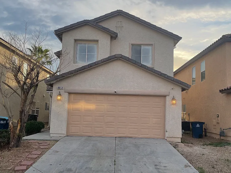 8613 Palomino Ranch St — Photo 1