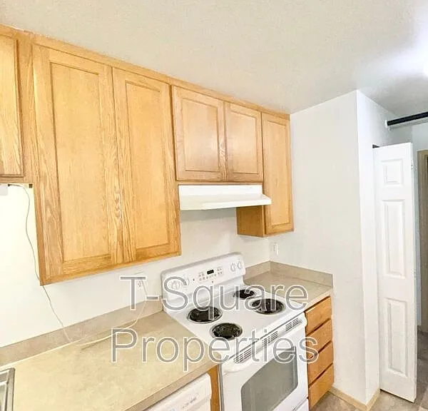 717 Cedar Ave #103 — Photo 2