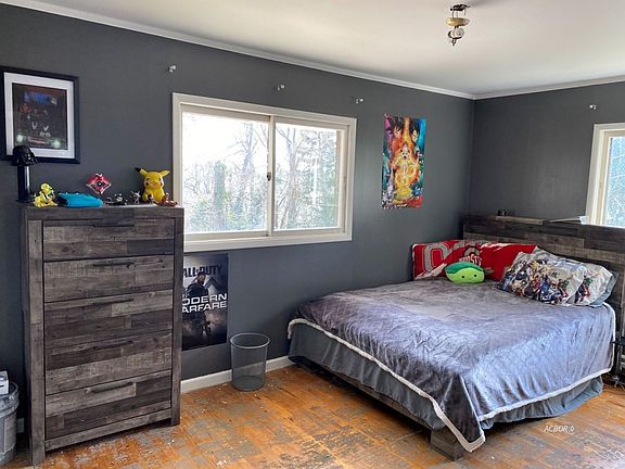 5th image of 19 Oakwood Dr