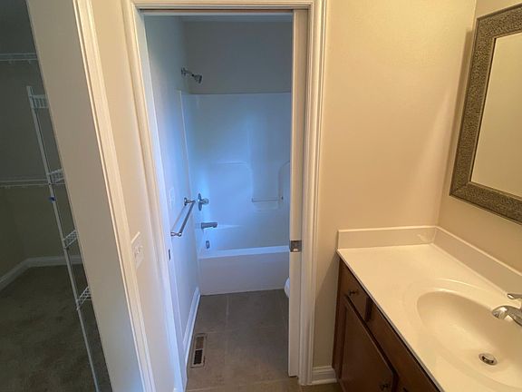 4th image of 98 Turnberry Dr #12
