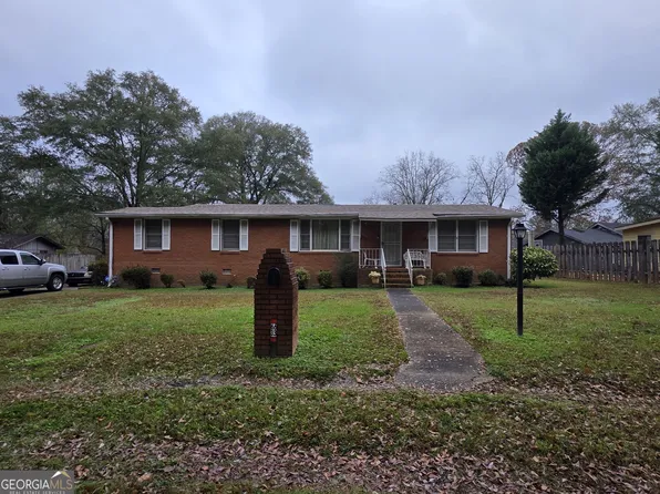 63 Fairmount Dr, Newnan, GA 30263