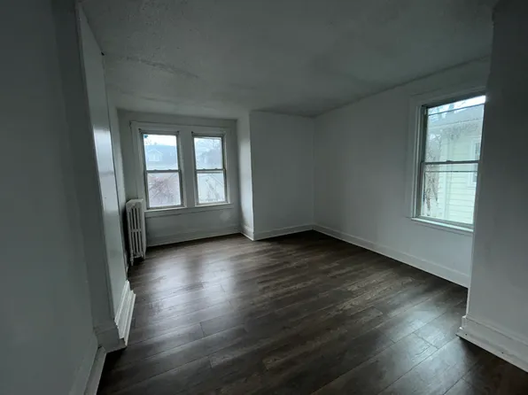 927 Carteret Ave, Trenton, NJ 08618