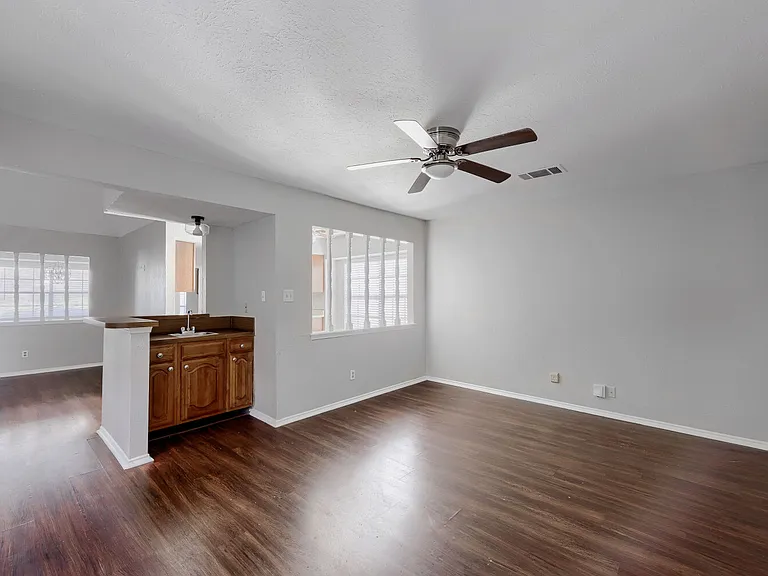 1005 Whitewater Trl — Photo 17