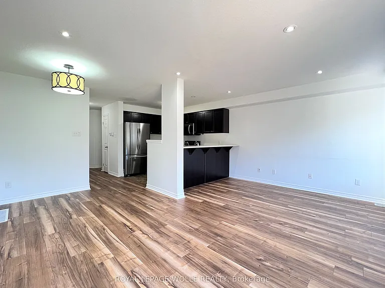 46 Renfrew St — Photo 9