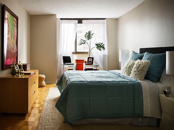3rd image of 200 E 94th St APT 1512