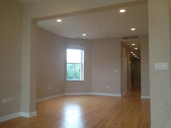 4th image of 1408 N Washtenaw Ave #3