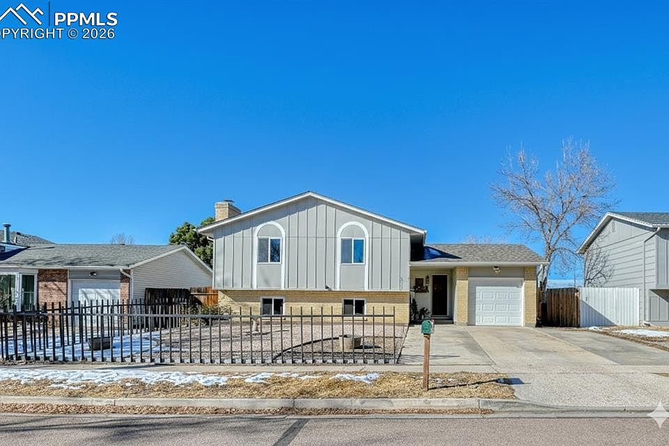 1st image of 2758 Ferber Dr