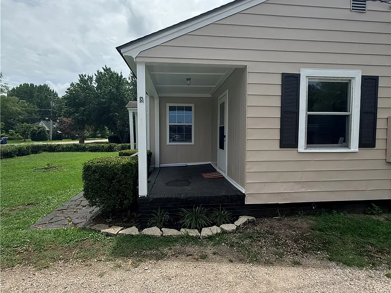 200 Roxie Ave — Photo 27