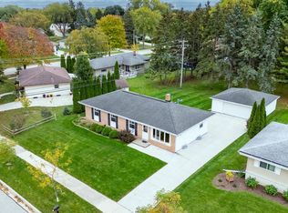 215 W Beutel ROAD, Port Washington, WI 53074