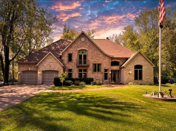 N3877 Betty Dr, Hortonville, WI 54944