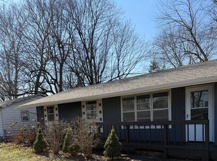 1053 S Bruce Ave, Springfield, MO 65804