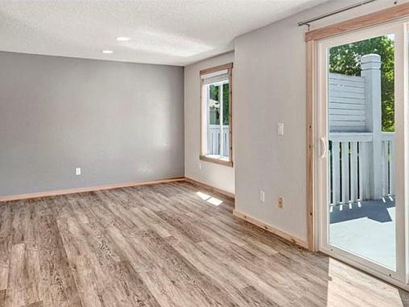 4th image of 441 Main Ave S #29