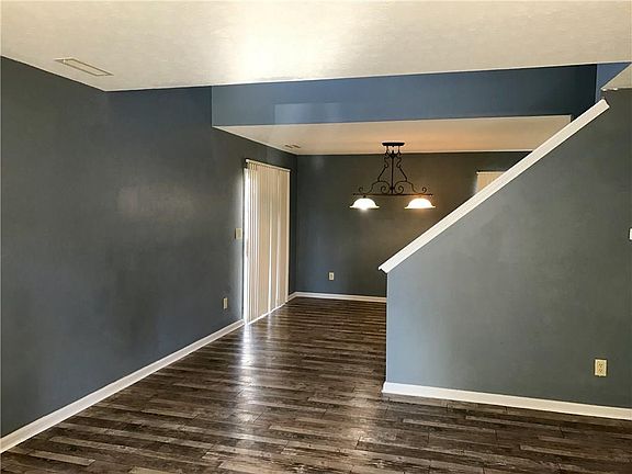 3rd image of 4926 Clarkson Dr