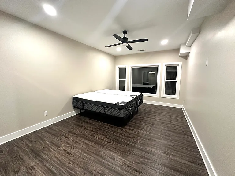 315 Nell Ct — Photo 13