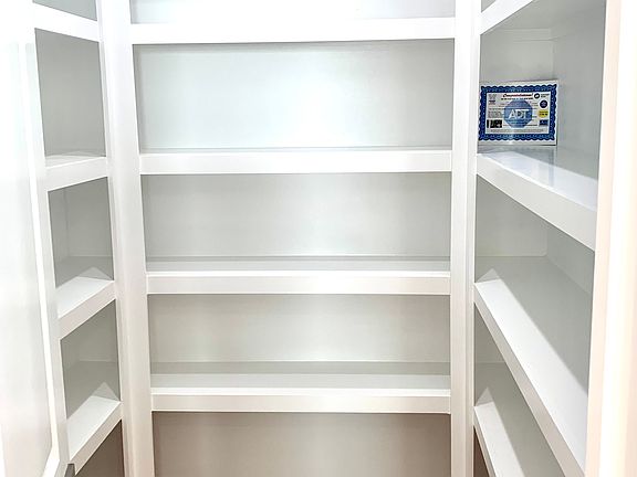 Huge Walk-in Pantry
