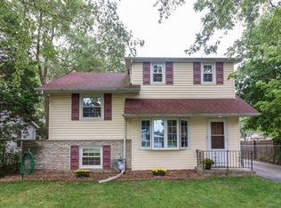 3821 N Park St, Westmont, IL