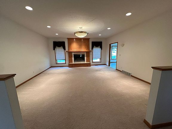 4th image of 5619 Lyons Ct
