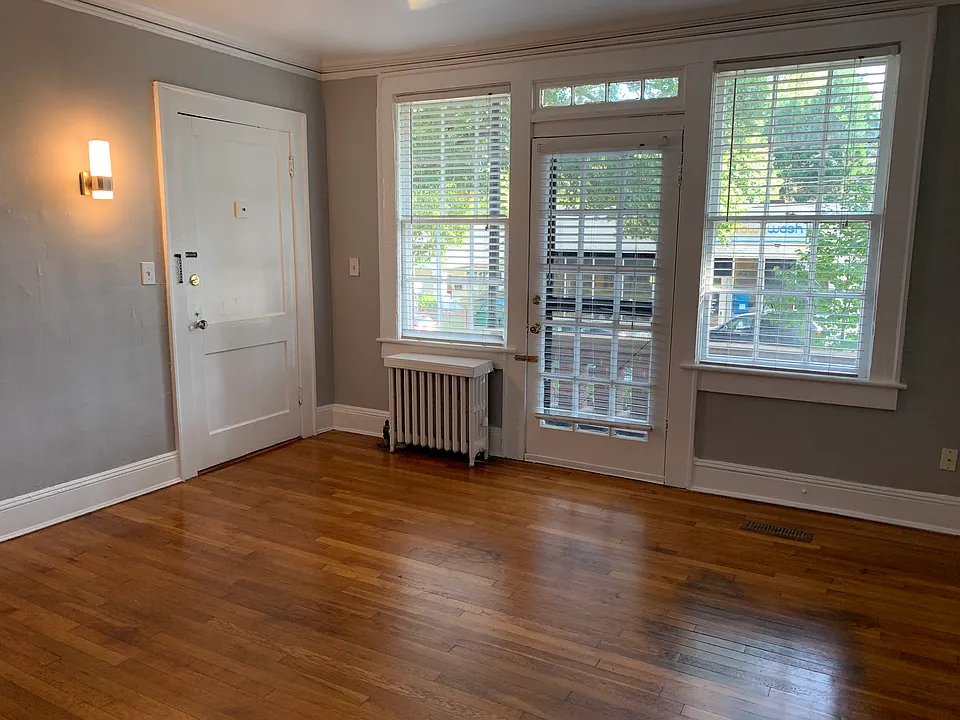 Door to private porch!