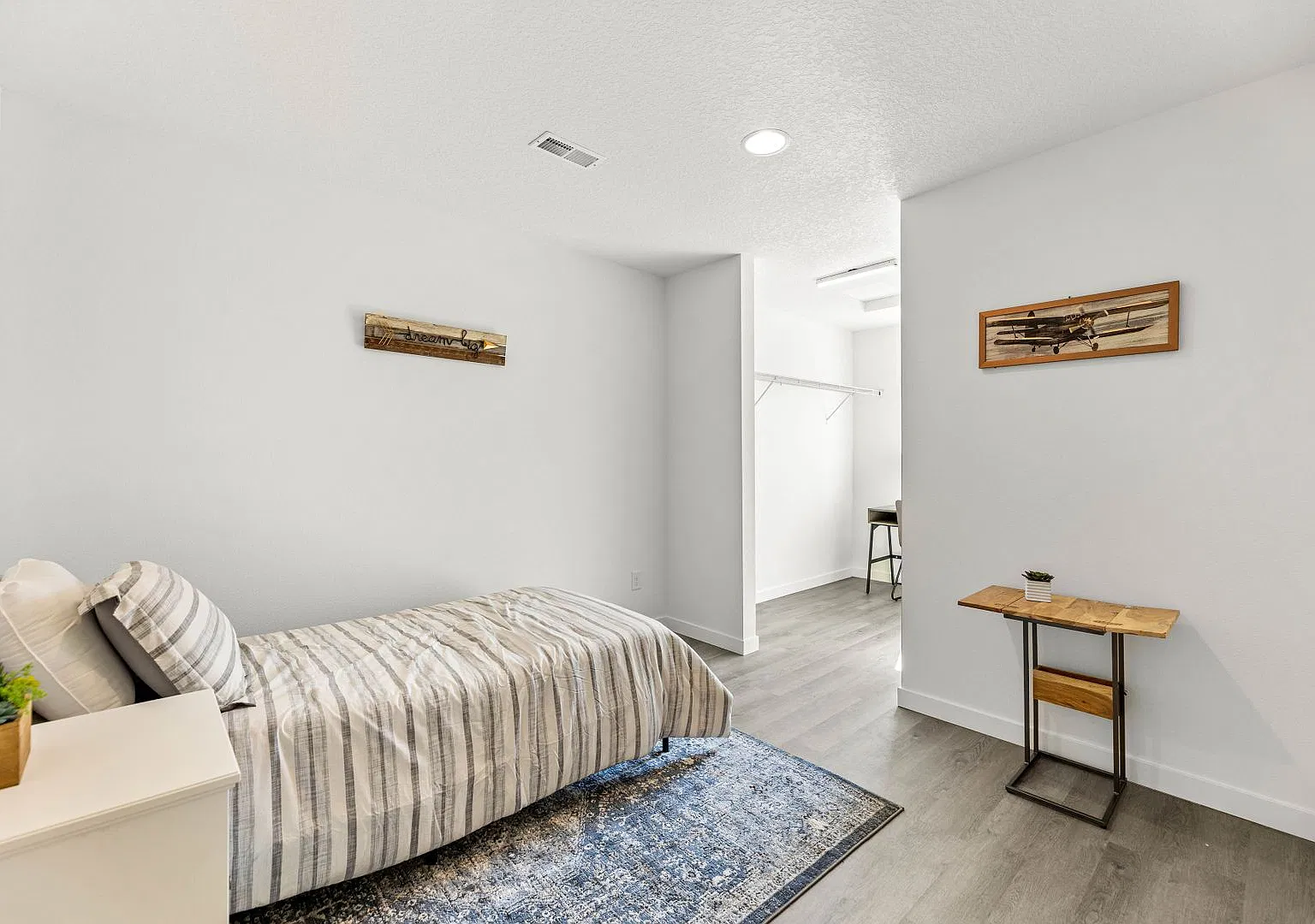 Brand New! Modern Townhomes-Amazing Location — Photo 3