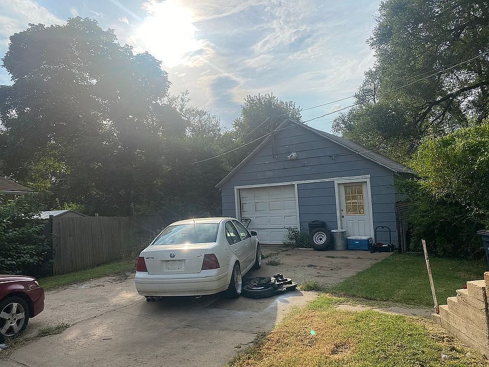 2nd image of 123 S Poplar St