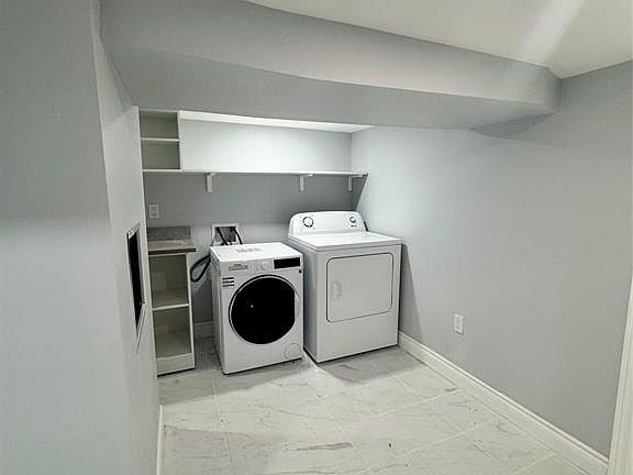 5th image of 1124 Janette Ave