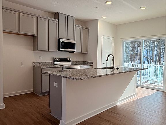 3rd image of 2006 Canterbury Dr