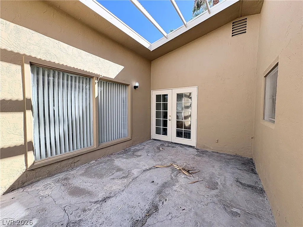 4 bed, 2.0 bath, 1550 sqft, $1,900 — Photo 3