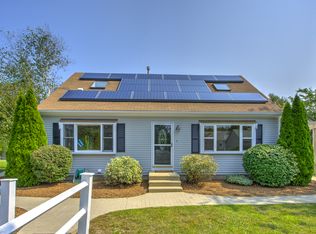 56 Pine Grove Ave, Hyannis, MA 02601