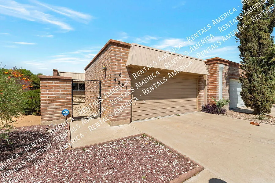 Single story townhome 2 bed 2 bath — Photo 1