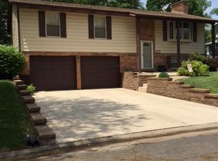 737 Klein Dr, Smithton, IL 62285