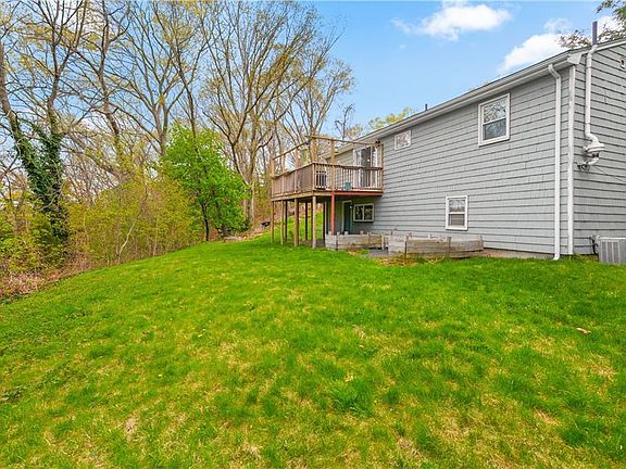 2nd image of 6 Linda Ct