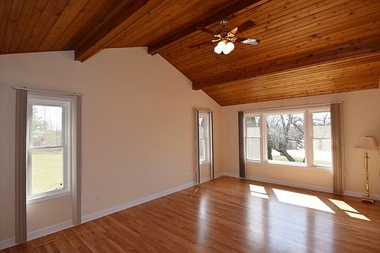 3rd image of 5N805 Dominion Dr