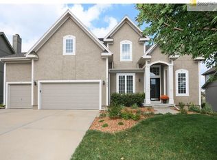 21600 W 99th Ter, Lenexa, KS 66220