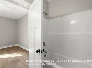 1030 Helen St NE, Grand Rapids, MI 49503
