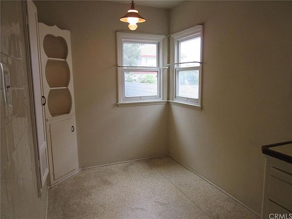 5th image of 826 S Ramona St