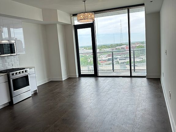 2nd image of 788 W Marietta St #812
