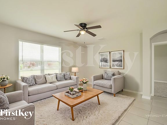 3rd image of 411 SE 24th St