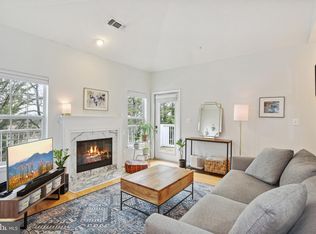 1700 Lake Shore Crest Dr APT 33, Reston, VA 20190